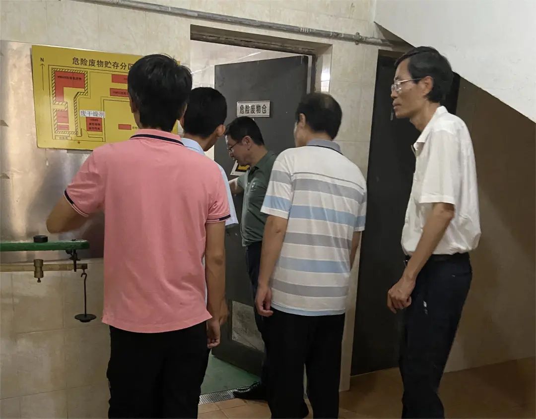 “四不两直”强监督 拧紧节日“安全阀” ——白云山银河国际公司纪委发展中秋、国庆节前专项监督查抄